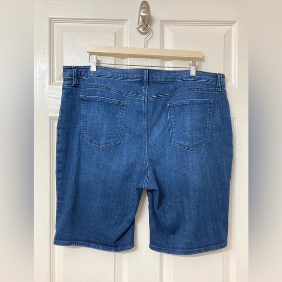 Chico’s 3.5 So Slimming Girlfriend Jean Shorts 18 Summer Bermuda Denim Jorts - Picture 7 of 10
